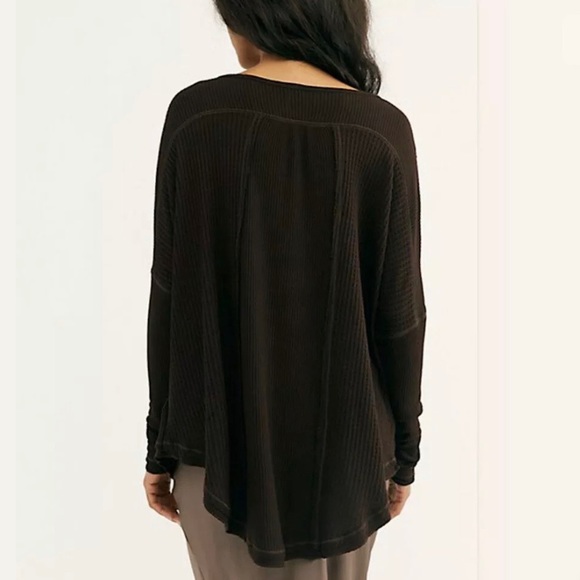 Free people Leo Henley Thermal Top Chocolate NWT - Picture 3 of 3